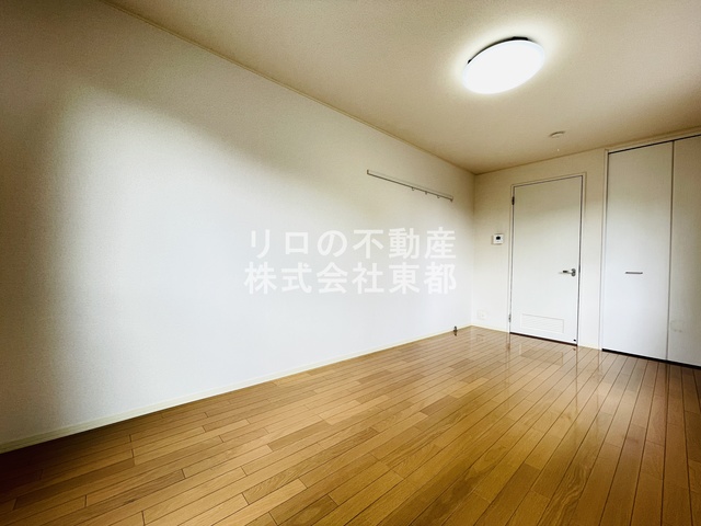 その他部屋・スペース　室内は落ち着いた温もりを感じるフローリングです☆