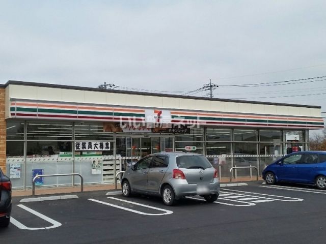 コンビニ　セブンイレブン 筑西門井店（コンビニ）まで708m