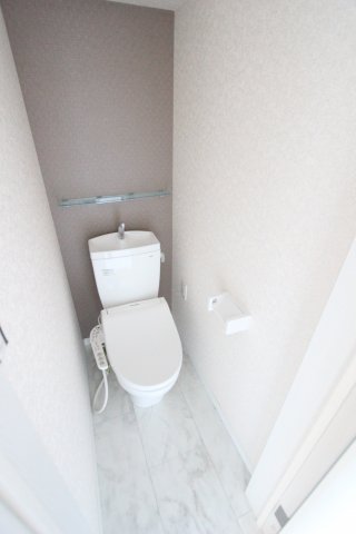 トイレ　※同タイプ参考写真になります。