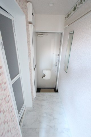 玄関　※同タイプ参考写真になります。