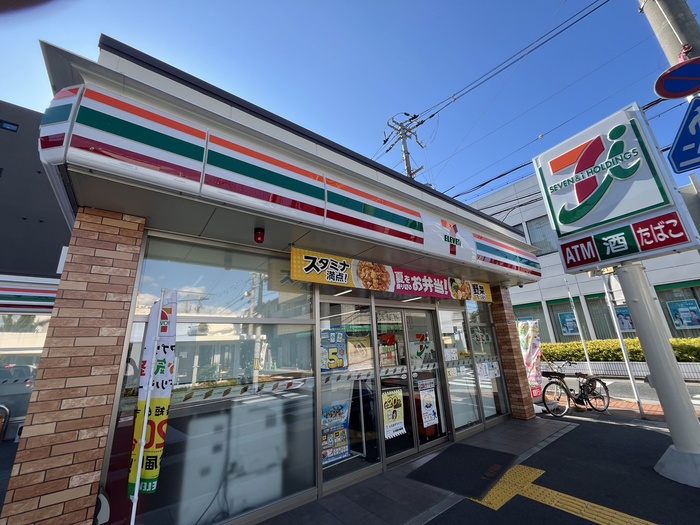コンビニ　セブンイレブン長岡京セブン通り店（コンビニ）まで750m
