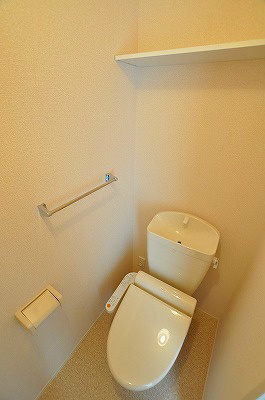 トイレ　温水洗浄便座付き