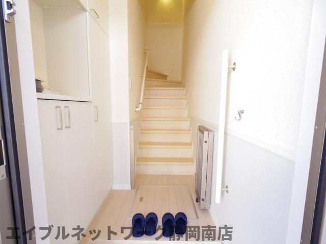 玄関　落ち着いた玄関です
