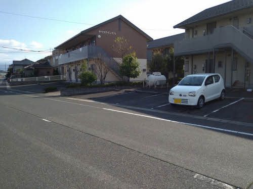 駐車場　駐車場