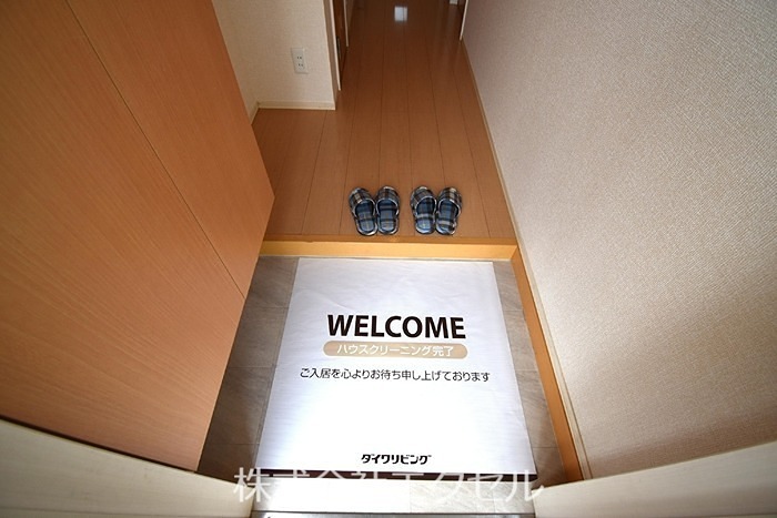玄関　シューズボックス完備です。