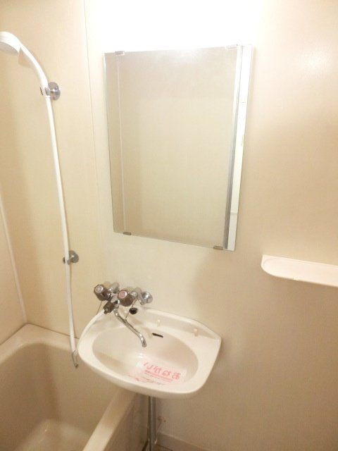 洗面設備　バスルームにあります。