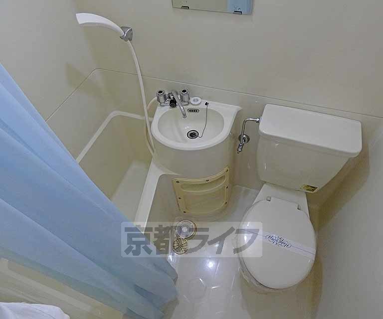 バス・シャワールーム　ユニットバスです