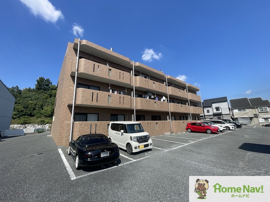 建物外観　「サンウォーク」、現地待ち合わせでのご案内も可能です。