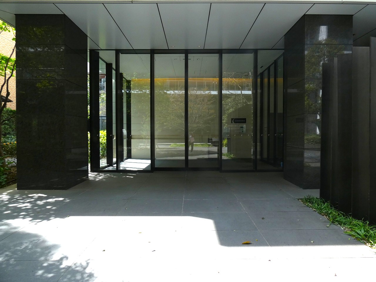 エントランス　エントランス