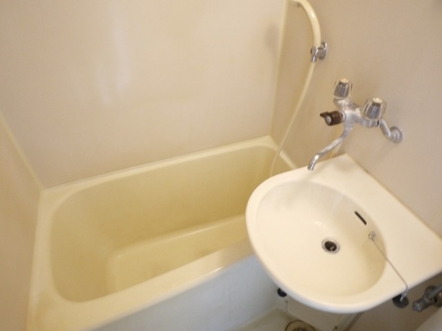 バス・シャワールーム　２４時間対応ゴミ置場