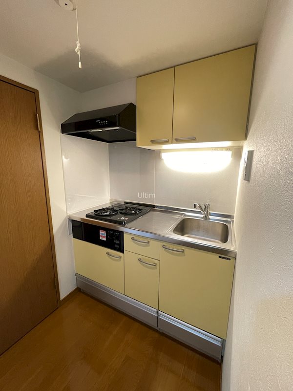 キッチン　※同タイプの他のお部屋です