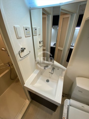 洗面設備　エステムプラザ大手前エヴァース　洗面化粧台