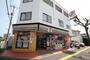 コンビニ　セブンイレブン広島草津新町店（コンビニ）まで181m