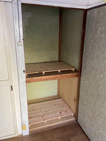 収納　置いてあるものは付属しません。