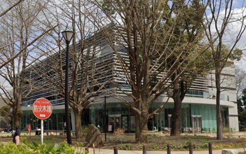 図書館　板橋区立中央図書館（図書館）まで325m