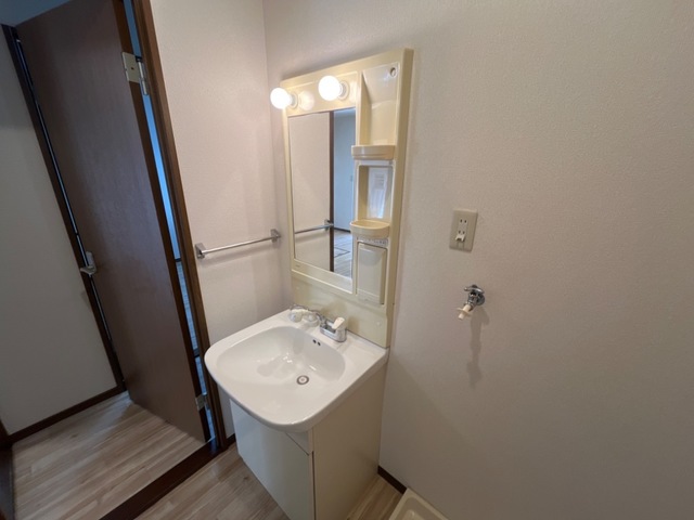 洗面設備　洗髪洗面化粧台