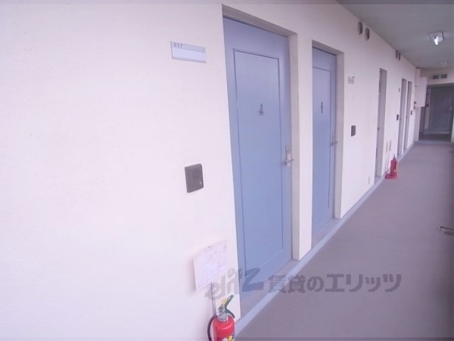 玄関　玄関前も明るいです