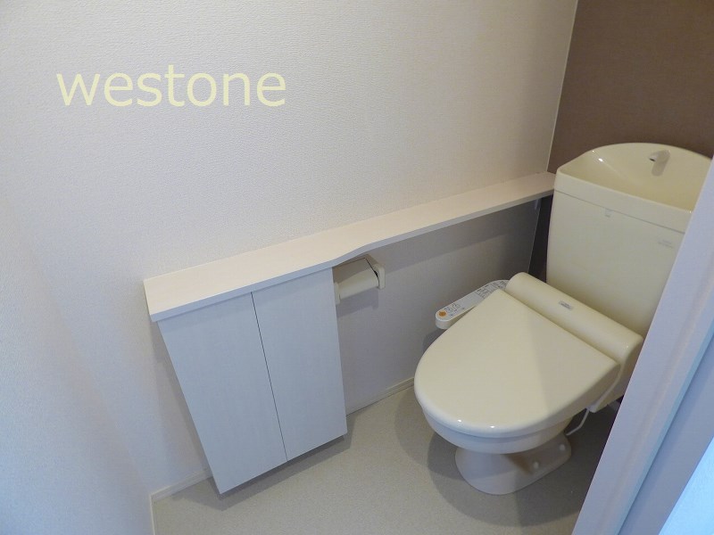 トイレ　サイドカウンター付きトイレ