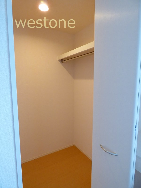 収納　ウォークインクローゼット