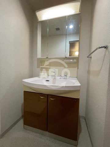 洗面設備　ランドマークシティ梅田東　独立洗面台