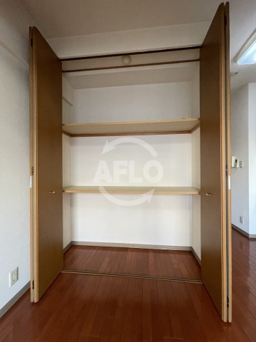 収納　ランドマークシティ梅田東　クローゼット