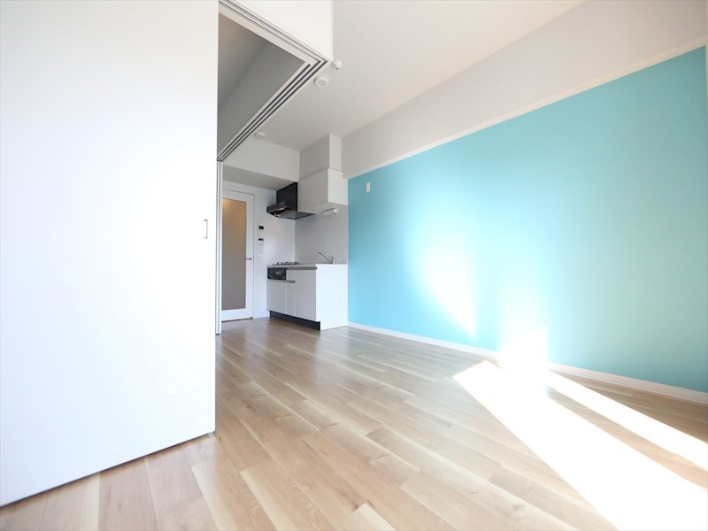 その他　ＬＤＫ10.5帖　システムキッチン　エアコン完備　バルコニー