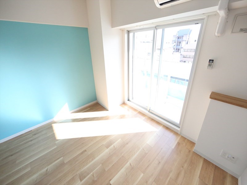 バルコニー　ＬＤＫ10.5帖　システムキッチン　エアコン完備　バルコニー