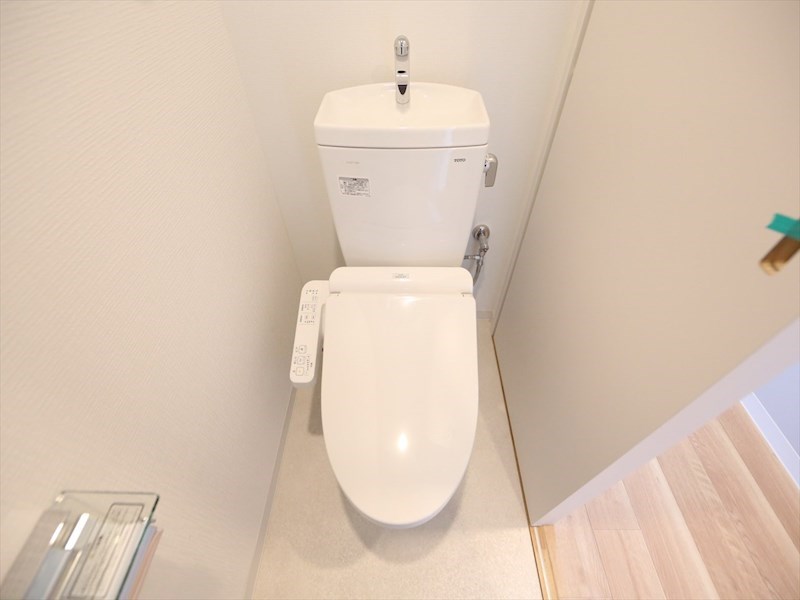 トイレ　温水洗浄暖房便座付トイレ