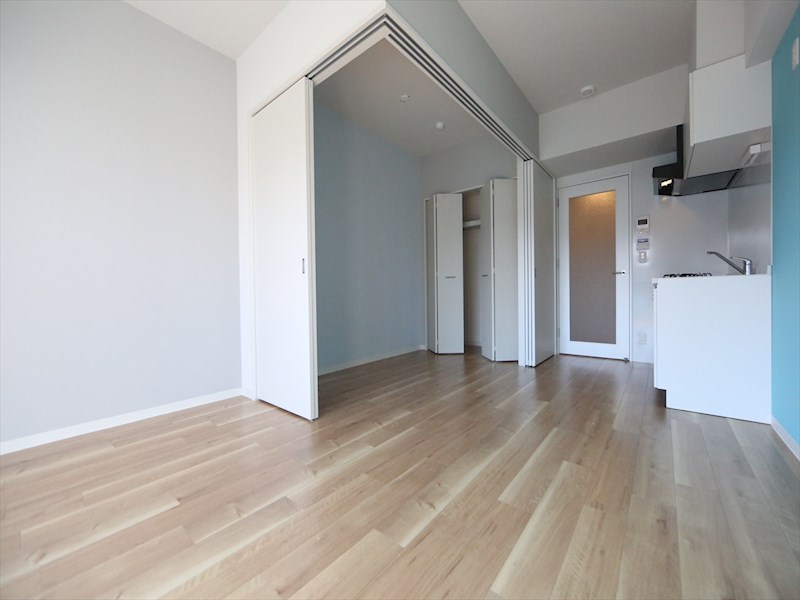 居室・リビング　ＬＤＫ10.5帖　洋室3.1帖　つなげても仕切っても使えます