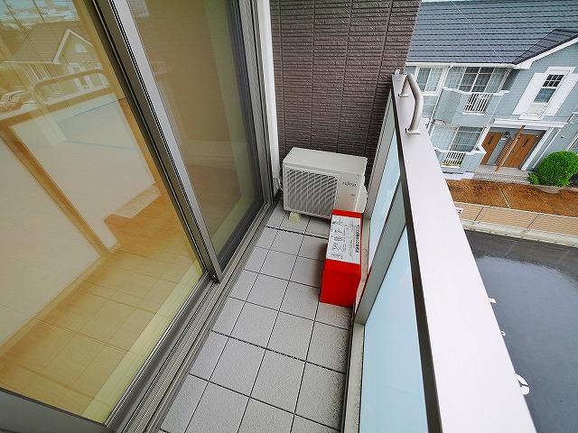 バルコニー　陽当たり良好なバルコニーです