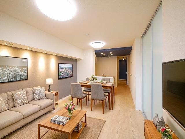 居室・リビング　CGで家具等を配置したもので家具等は含まれません