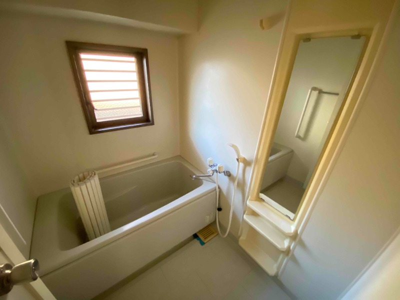 バス・シャワールーム　同物件別部屋イメージ