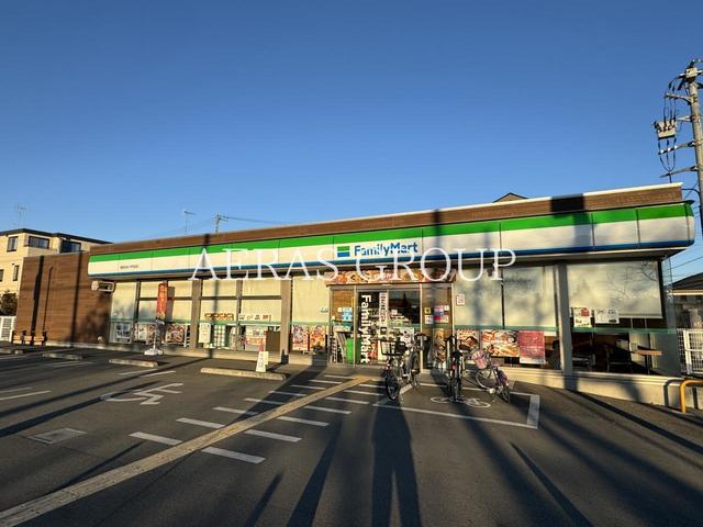 コンビニ　ファミリーマート 飯能加治小学校前店（コンビニ）まで746m