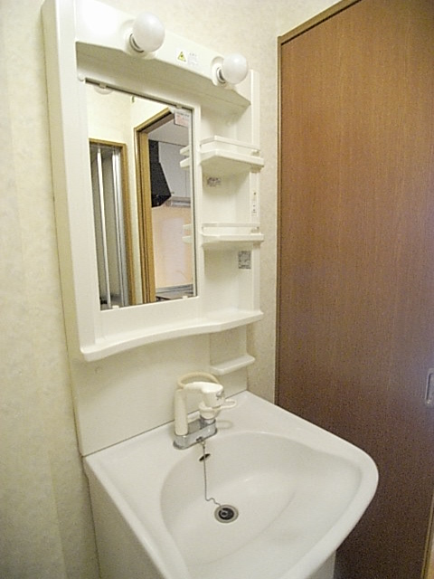 洗面設備　シャワー付き洗面台