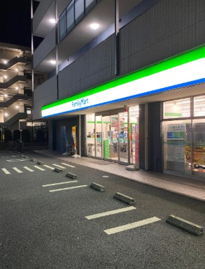 コンビニ　ファミリーマート 大田本羽田二丁目店（コンビニ）まで851m