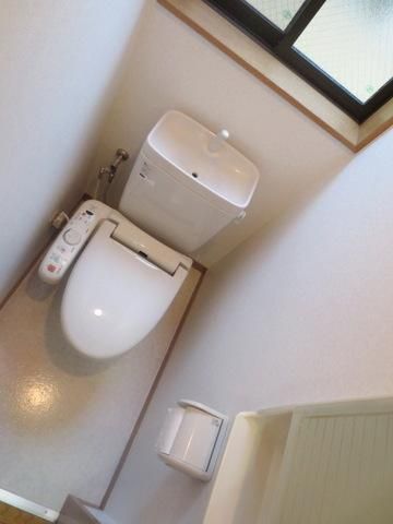 トイレ　★自動洗浄機付きトイレです。★