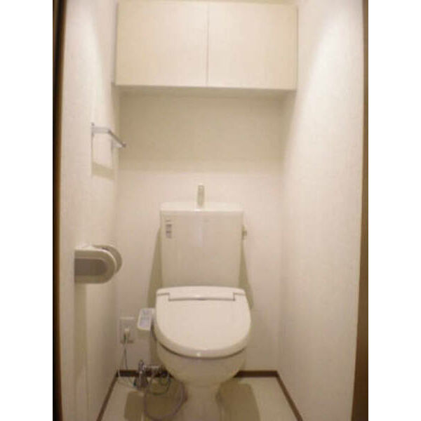 トイレ　温水洗浄便座