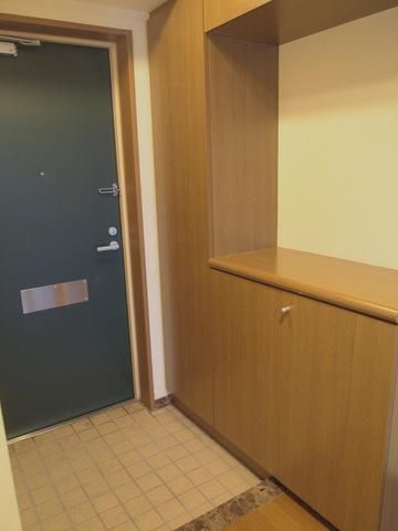 玄関　★買い物施設充実の駅近物件★