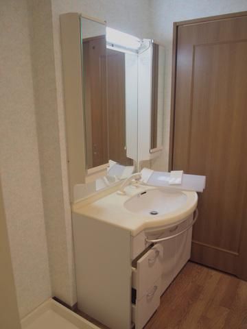 洗面設備　★買い物施設充実の駅近物件★