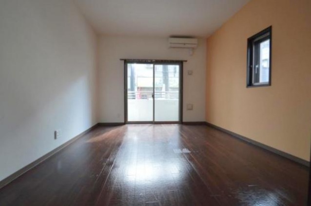 居室・リビング　※同物件別号室参考写真