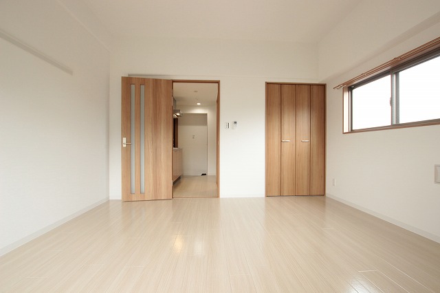 居室・リビング　同物件別号室