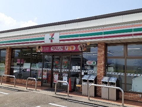 コンビニ　セブンイレブン富山上大久保店（コンビニ）まで600m