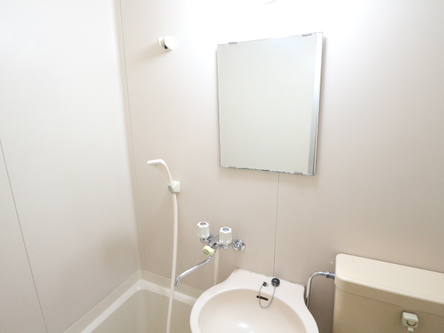 洗面設備　スペースが確保できる洗面所です