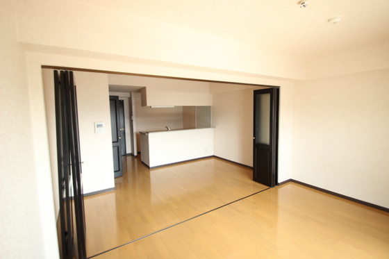 居室・リビング　※別号室の写真です。