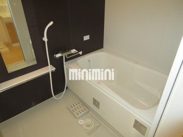 バス・シャワールーム　日々の疲れを癒すバスルーム。