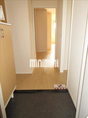 玄関　下駄箱があるから玄関スッキリです。