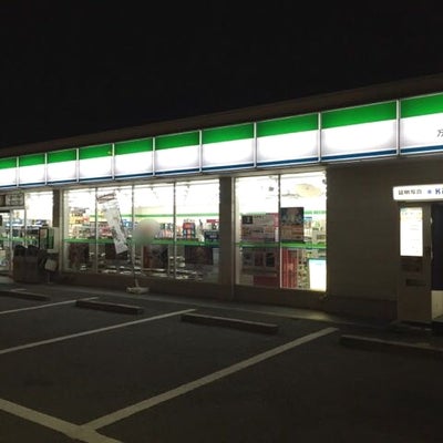 コンビニ　ファミリーマート 万代六丁目店（コンビニ）まで455m