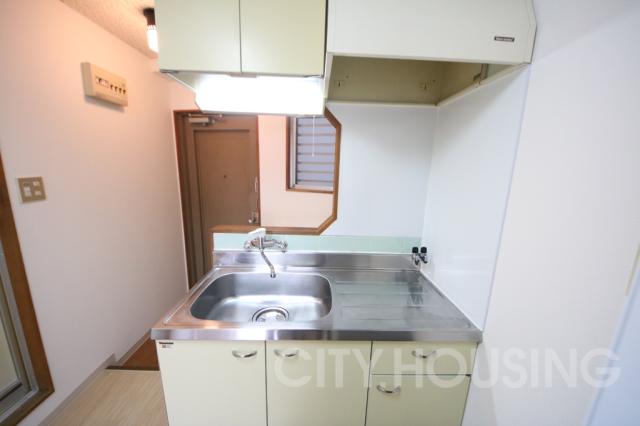 キッチン　※同タイプ部屋の写真です。