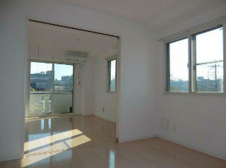 居室・リビング　使いやすい居間です