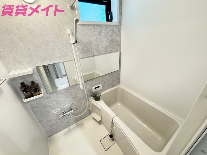 バス・シャワールーム　同型参考写真